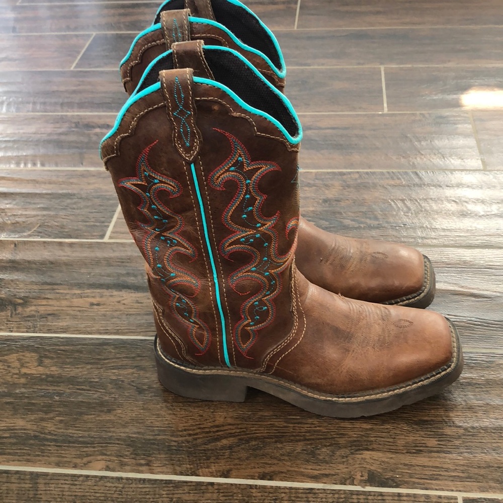 Women’s cowboy boots
